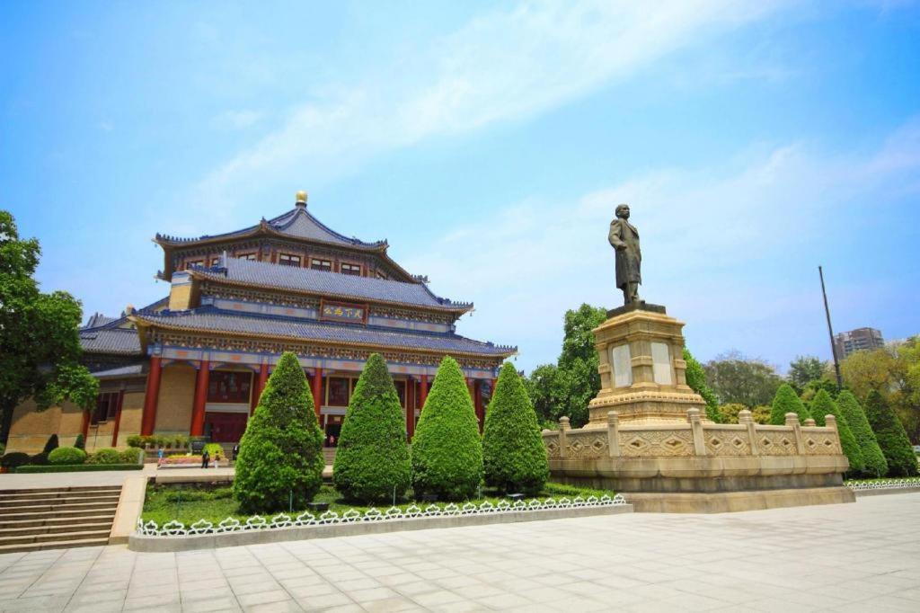 Royal Garden Hotel Canton Esterno foto