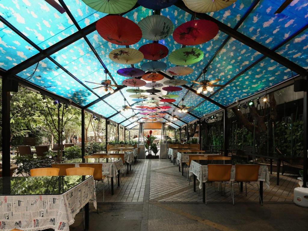 Royal Garden Hotel Canton Esterno foto