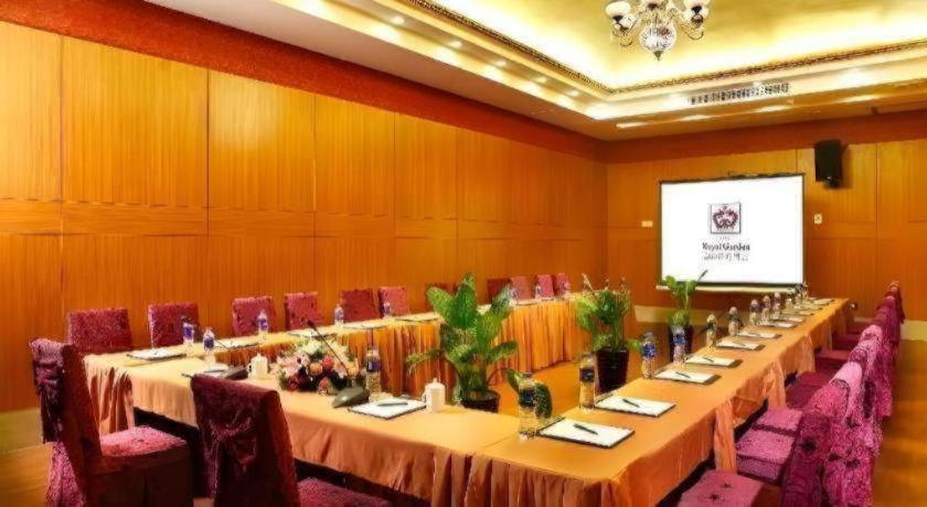 Royal Garden Hotel Canton Esterno foto